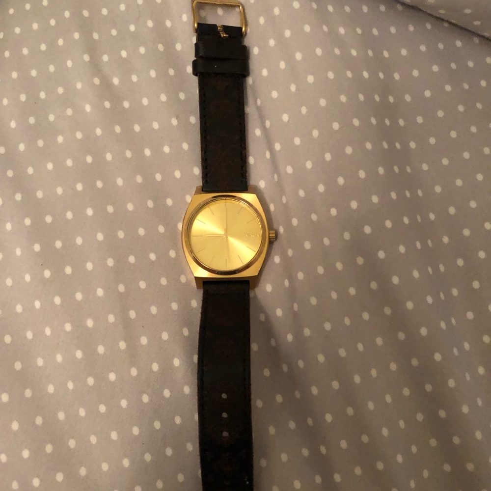 Nixon watch